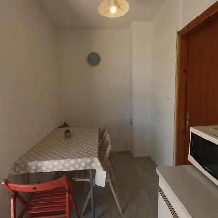 公寓 Apartman Lazic3 斯瑞瑟尔