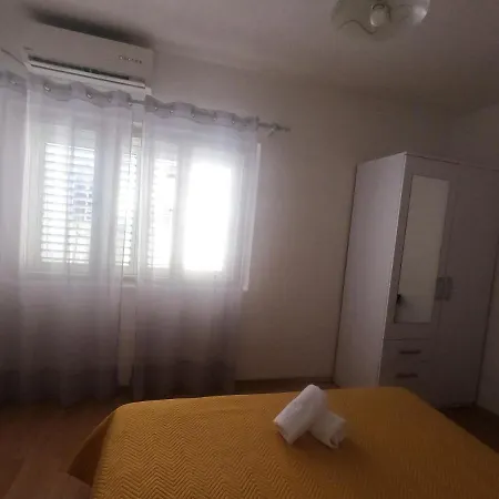 Apartman Lazic3 * 斯瑞瑟尔